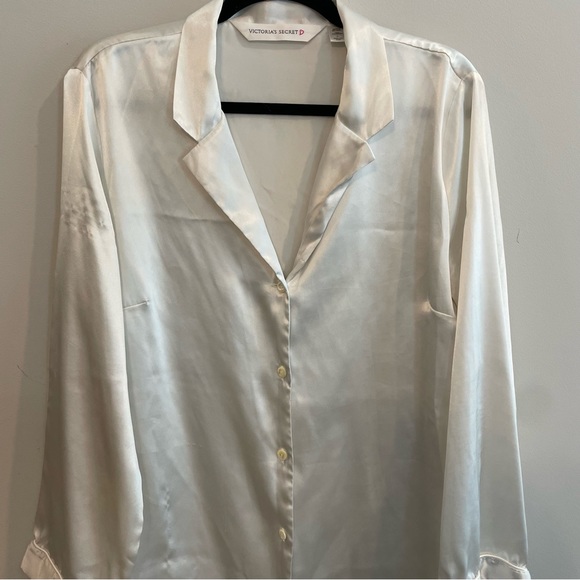 VICTORIA’S SECRET Satin Button Up Sleep Shirt - White, Size L - Picture 2 of 9